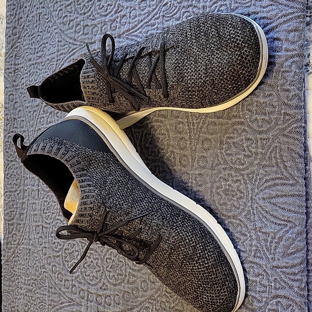 Flexion cloudline knit sneakers